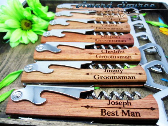 زفاف - Groomsmen Knife and Wine Bottle Opener, Corkscrew Knife,Groomsman Knife, Bridesmaid Wedding Favor Keepsake Gift