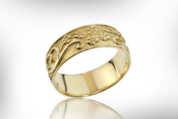 زفاف - Vintage Ring, Eternal blossom crown Art Nouveau Ring, 14K Gold Band Engagement or wedding Ring, Hand Engraved petals design. FREE SHIPPING