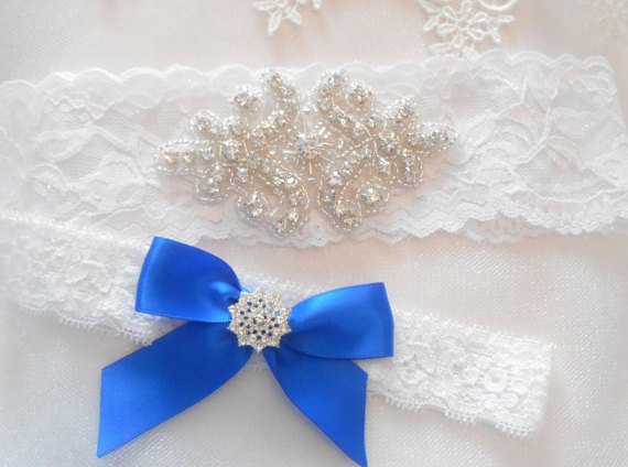Mariage - Wedding Garter Set Classic Lingerie Lace Choose your Bow Color Bridal Garter Set Gorgeous Crystals Lingerie Lace