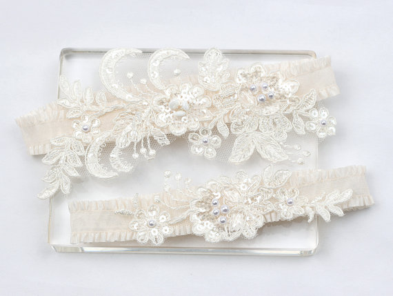 Wedding - Ivory Lace Garter Set - wedding garter set, bridal garter set, ivory garter set, wedding garter belt