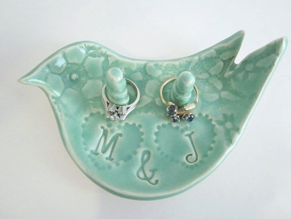 زفاف - His and hers personalized ceramic ring holder, Unique engagement gift, Mr. and Mrs, Bridal shower gift