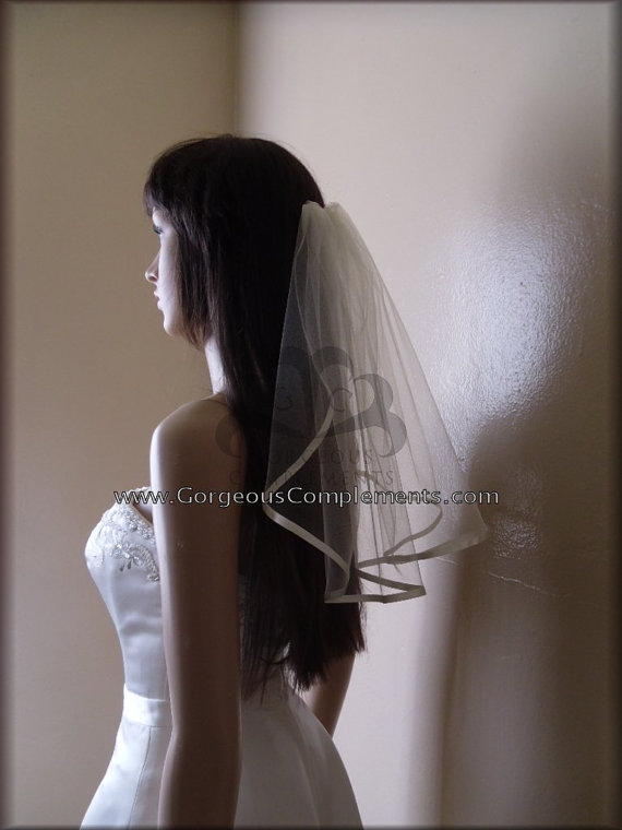 زفاف - Mini Fly Away Wedding Veil with Ribbon Edge