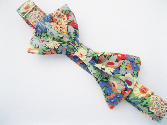 Wedding - Red Kid's Bow Tie, Liberty of London Bow Tie, toddler bow tie, toddler bow tie, ring bearer tie, red floral bow tie, little boy's bow tie