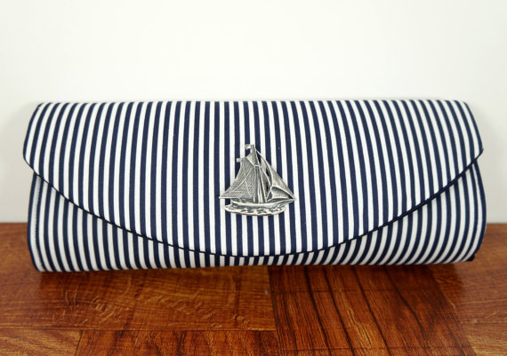 زفاف - Nautical clutch, navy blue clutch bag with silver, bronze, or gold ship, striped clutch, nautical wedding. Made to Order