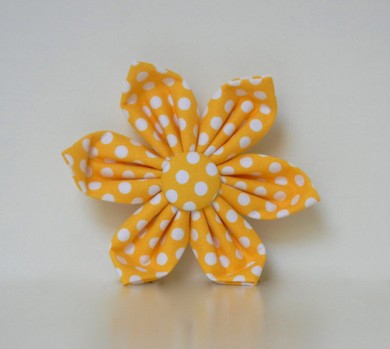 زفاف - Yellow Polka Dot Dog Collar Flower Wedding Accessories Easter Collar Made to Order