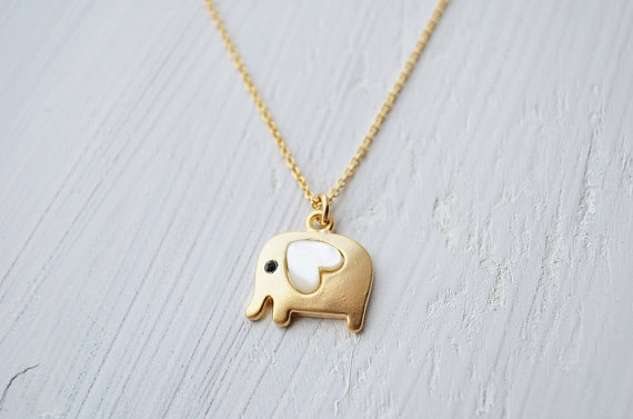 Hochzeit - Elephant necklace in gold, Animal necklace, Bridesmaid jewelry, Everyday necklace, Wedding necklace