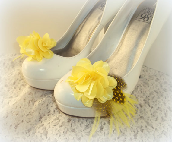 Свадьба - Lemon Yellow Shoe Clips, Summer Shoe Clips, Bridal Shoe CLips, Wedding Shoe Clips, Feather SHoe Clips, Satin FLower SHoe Clips,ShoeClipsOnly