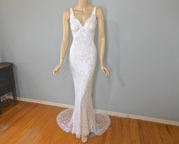 Hochzeit - White Lace Wedding Dress MERMAID wedding Dress BOHEMIAN Wedding Dress Sz Small