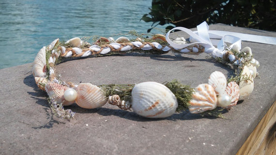 Mariage - seashell crown, shell Headband, beach wedding, headpiece, flower girl, bridesmaid, bridal, baby's breath, white, rustic, nautical, mermaid