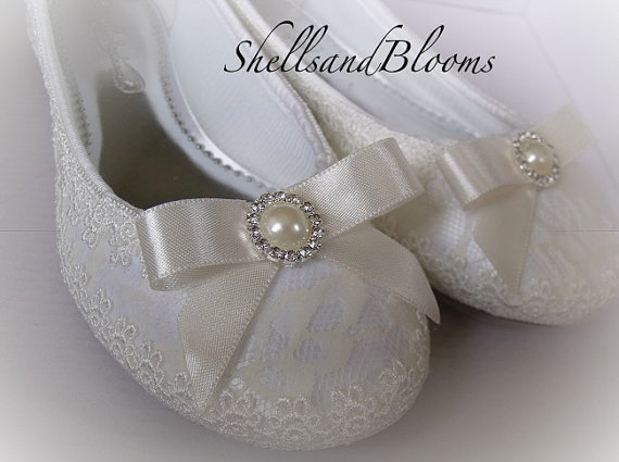 زفاف - Wedding Bridal Ballet Flat Shoes - Vintage ivory white lace - Rhinestone and Pearls - Embellished - bridesmaids - eyelet trim