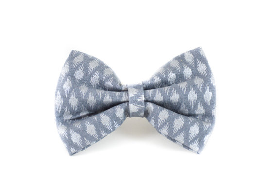 Свадьба - Pewter Ikat Dog Bow Tie - Silver Geometric Grey Detachable Wedding Formal Dog Bow Tie