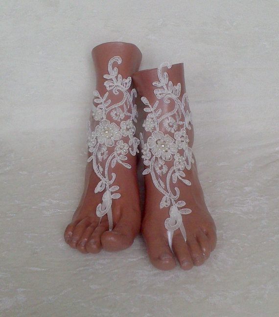Mariage - Free ship ivory Beach wedding barefoot sandals wedding shoes prom party steampunk bangle beach anklets bangles bridal bride bridesmaid