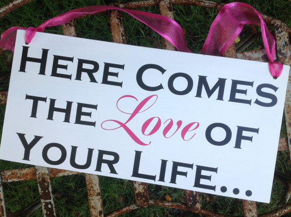 زفاف - Here Comes the Bride - Here Comes the LOVE of Your Life  -  Ring Bearer sign, Flower girl sign, Wedding Photo Prop
