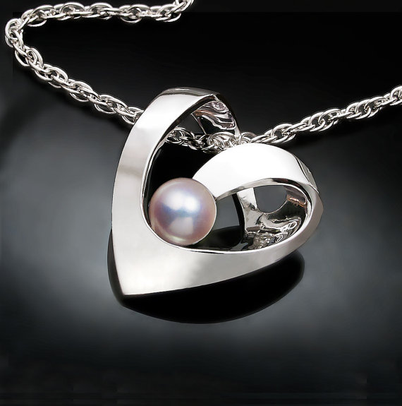 Mariage - pearl necklace - Valentine's Day - silver heart pendant - Argentium silver - Mother's day - contemporary jewelry - wedding - 3401