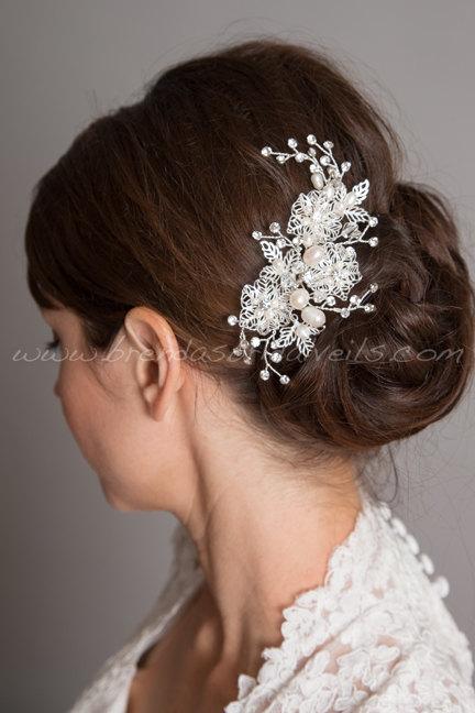 Свадьба - Bridal Hair Comb, Rhinestone Wedding Headpiece, Ivory Pearl and Rhinestone Fascinator, Wedding Hair Accessory - Lilianna