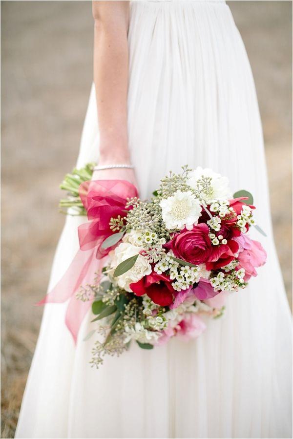 Mariage - Valentine's Day Styles We Heart For Weddings!