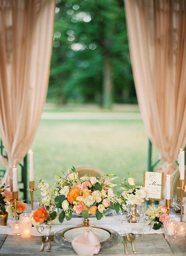 Hochzeit - A Blooming Spring Wedding Full Of Lush Flowers