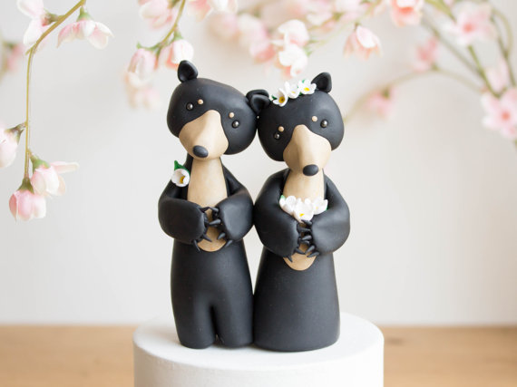 Hochzeit - Black Bear Wedding Cake Topper by Bonjour Poupette