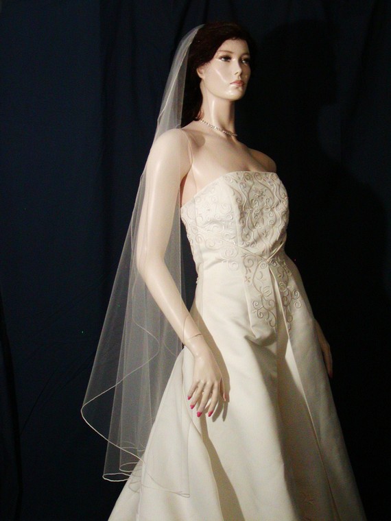 Свадьба - Wedding Veils bridal veils  White Petal cut  Waltz length veil