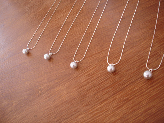 زفاف - 7 Single Pearl Bridesmaid Necklaces - Ivory, White, Grey, Rose Pink, Black, more colors available - gift under 10