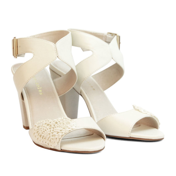 Hochzeit - SALE - Ladies leather Ivory Wedding Shoes. Perfect Summer thick heel peep toe. Style: 'Oh Happy Day Sandals'
