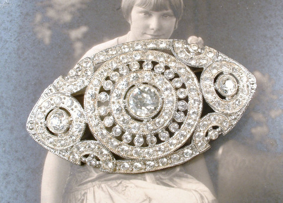 زفاف - 1920s Hair Comb OR Brooch, Original Art Deco Vintage Clear Pave Rhinestone Wedding Sash Pin or Bridal HeadPiece Antique Gatsby Downton Abbey