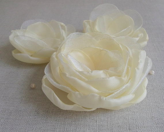 Mariage - Cream pastel pale yellow fabric flower Bridal hair accessories clip pin Dress sash Brooch Shoes clip Flower in handmade Bridesmaids gift Set