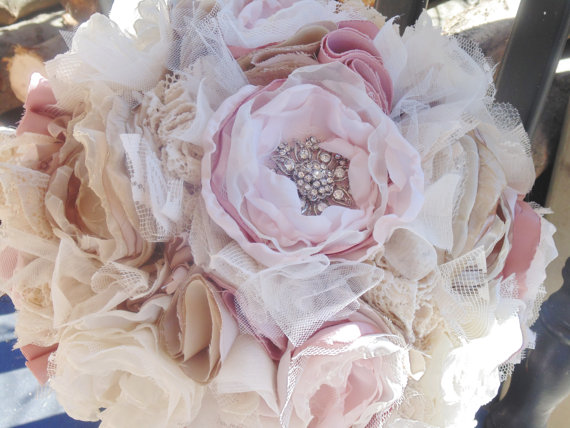 زفاف - Fabric Bouquet/ Shabby Chic Fabric Wedding Bouquet/ Bridal Bouquet with Pearls and Crystals,and Rhinestones
