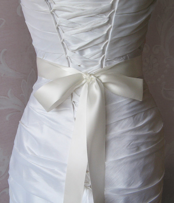 Свадьба - Double Face Pale Ivory Satin Ribbon, 1.5 Inch Wide, Off White, Diamond White, Ribbon Sash, Bridal Sash, Wedding Belt, 4 Yards