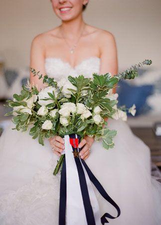Wedding - Check Out The Latest Flower Trend: Gigantic Bouquets