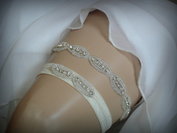 زفاف - SALE/ Fast Shipping / Luxury Garter Set, Wedding Garter Set, Ivory Garter, Rhinestone garter, Modern Garter Set