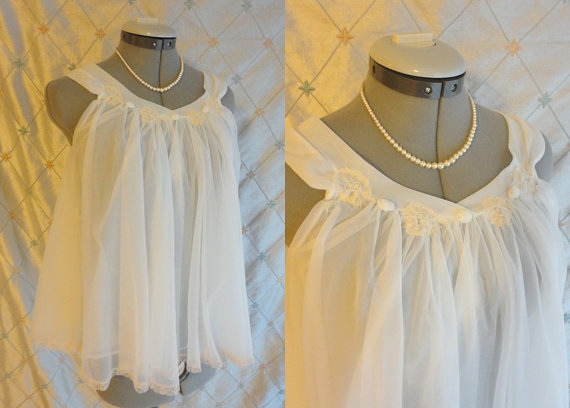 Свадьба - 60s Lingerie // Vintage 1960s White Chiffon Shortie Nightie with Oodles of Chiffon by Jenelle of California Size S