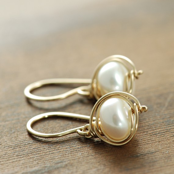 Свадьба - Pearl Gold Dangle Earrings, Bridal Jewelry, 14k Gold Fill Pearl Jewelry, Drop Earrings