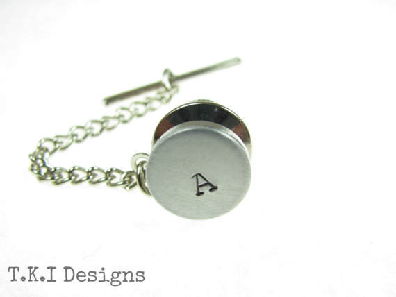 Hochzeit - Personalized Tie Tack - Custom Initial - Personalized for Men- Groomsmen- Wedding - Hand Stamped