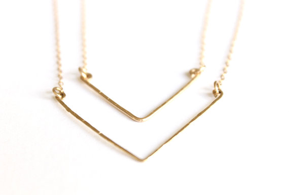 Hochzeit - Chevron Necklace Set - 14k Gold Necklace Hand Forged - Hammered Metal Necklace - Delicate Chevron - Layered Necklace - Bridesmaids Chevron