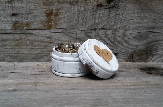 Mariage - Personalized Rustic Ring Bearer Box, Rustic Ring Bearer Pillow Alternative, Rustic Wedding Ring Holder, Rustic Wedding Decor