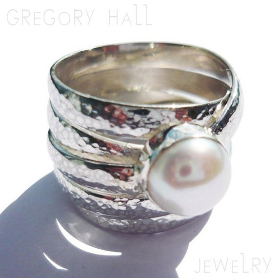 Свадьба - Pearl Ring Silver Engagement Anniversary Rings for Women