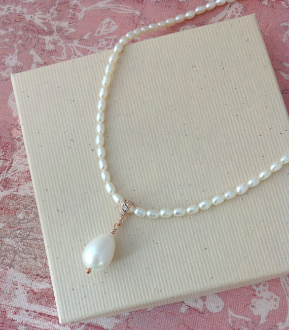 Hochzeit - Solitaire pearl necklace, bridal jewelry, rose gold jewelry, necklace for bride, wedding jewelry, tear drop pear shaped freshwater pearl