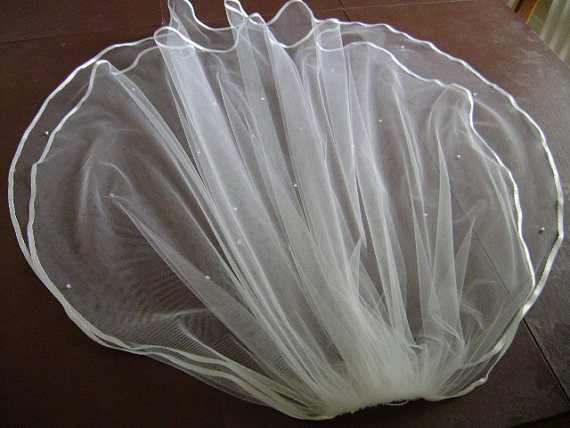 Mariage - Reserved for JanaC:Two Tier Elbow Length Bridal Veil  29x32X72 wide Ribbon Trim/Ivory