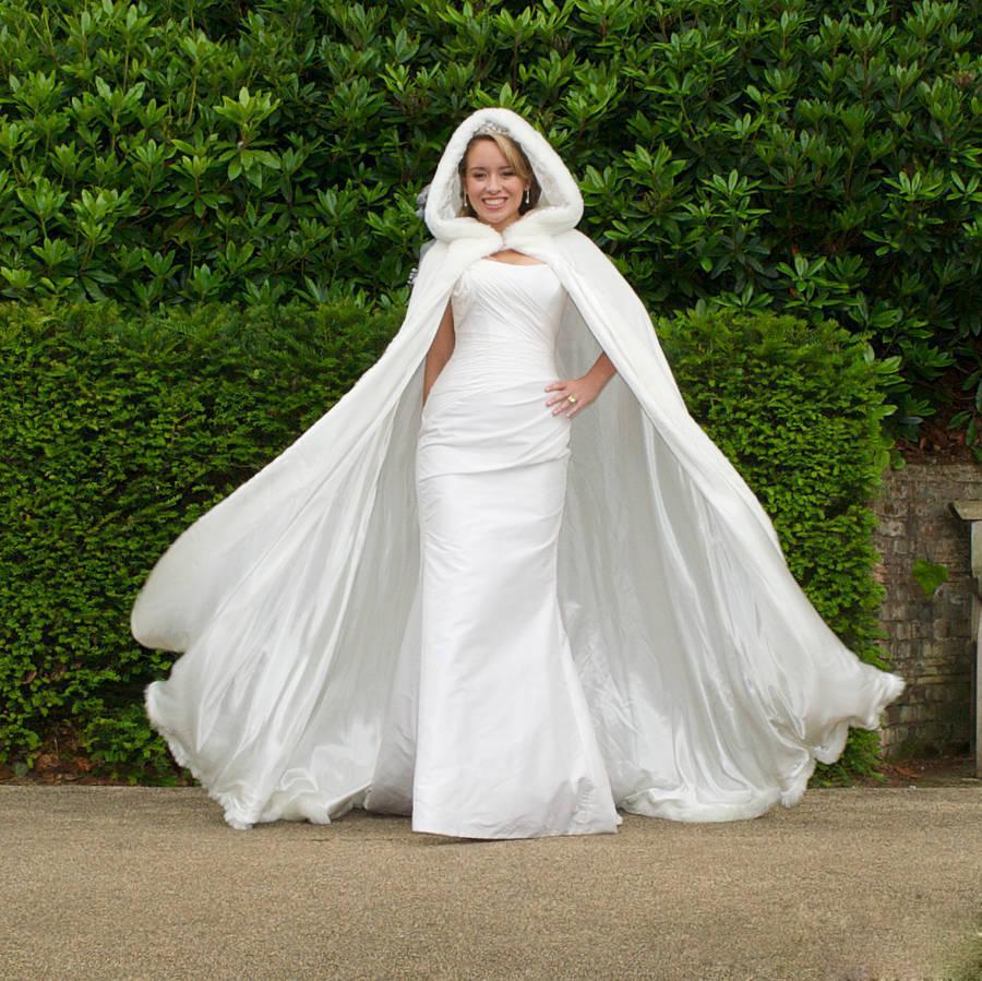زفاف - New Arrival 2014 Winter White Wedding Cloak Cape Hooded with Fur Trim Long Bridal Jacket WD009 Online with $99.48/Piece on Hjklp88's Store 