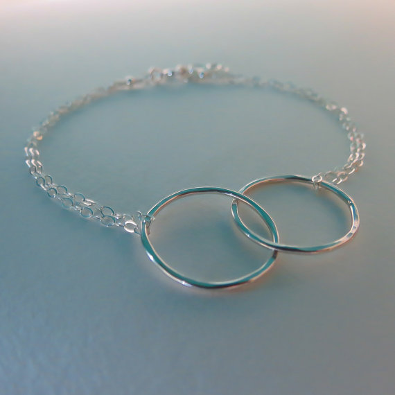 زفاف - Silver Circle Bracelet - Interlocking links, Endless,Karma Halo bracelet, Lovely Gift, Best Friend, Bridal, Fine Crafted Jewelry lizix26