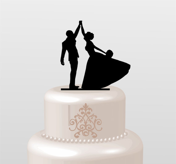 زفاف - Wedding Cake Topper Silhouette Groom Lifting his Bride, Acrylic Cake Topper