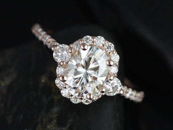 زفاف - Bridgette 8x6mm 14kt Rose Gold Oval FB Moissanite and Diamonds Halo Engagement Ring (Other metals and stone options available)