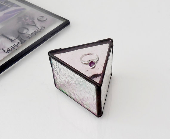 Hochzeit - Glass Display Box. Small Jewelry Box. Ring Bearer Wedding Ring Box. Small Triangular Prism. Ready to Ship.