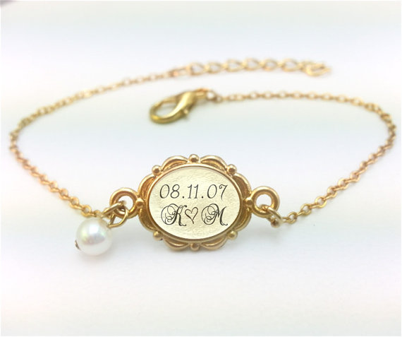 Mariage - Gold Wedding Date Jewelry, Wedding Date Bracelet, Personalized Wedding Date, Anniversary Date Jewelry, Date Bracelet, Custom Date Jewelry