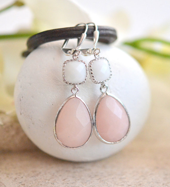 Mariage - Soft Peach and White Bridesmaids Earrings in Silver. Dangle Earrings. Modern Drop Earrings. Bridesmaid Jewelry. Wedding Bridal Gift.