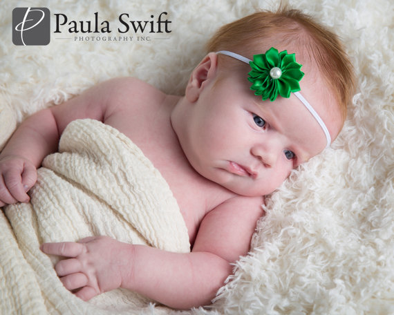 Mariage - Emerald Green Baby Headband.  Baby Headband. Green Baby Headband. Green Flower Headband  Irish Wedding Headband