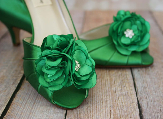 زفاف - Flower Wedding Shoes -- Green Peep Toe Wedding Shoes with Matching Trio of Flowers Adornment