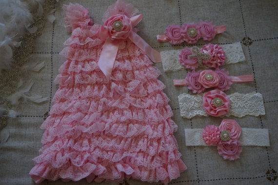 Mariage - Pink petti dress-Lace Baby Dress-Pink Baby Dress- Girls Birthday Outfit- Flower Girl Dress -Girls Dress-Baby Easter Dress-Flower girls dress