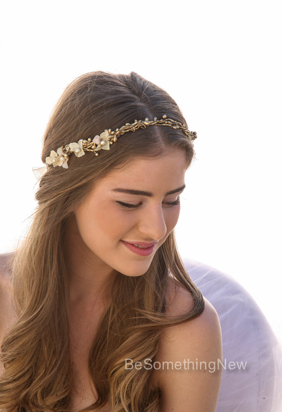 Mariage - Twisted Golden Berry Woodland Wedding Wreath with Flowers, Wedding Flower Crown, Wedding Headpiece, Festival Halo Tie Headband